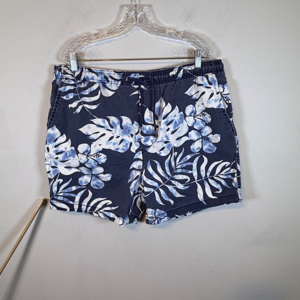 American Eagle Mens Shorts Tropical Floral Print Navy Blue XL
